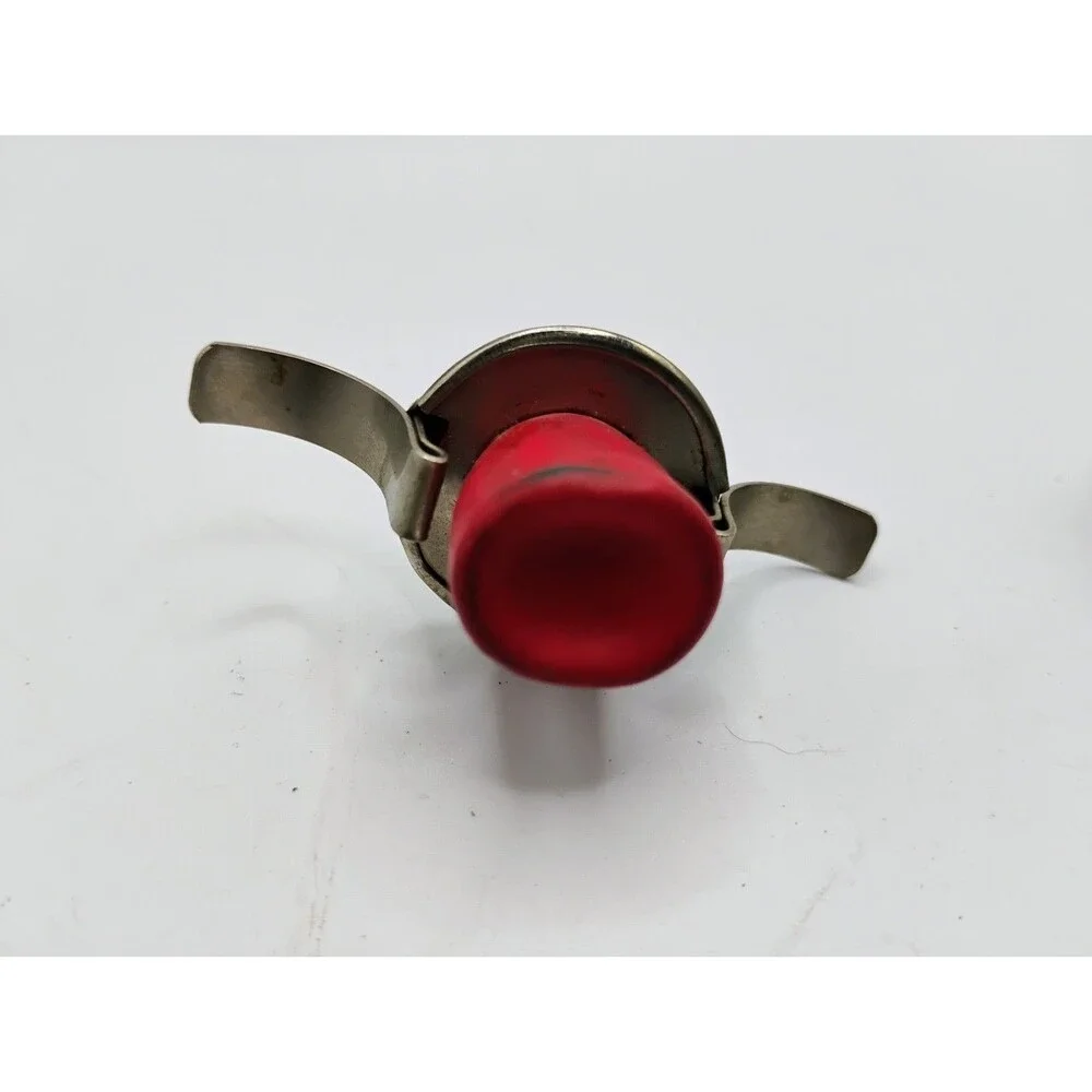 Vintage EKCO Bulldog Pat No. 2446661 Bottle Cap Stopper Pop Soda Liquor Red